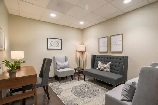 Cozy seating area with modern decor at detox center in Charlotte.