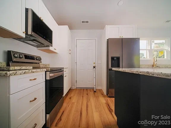 Lighthouse Recovery Residence - interior photo