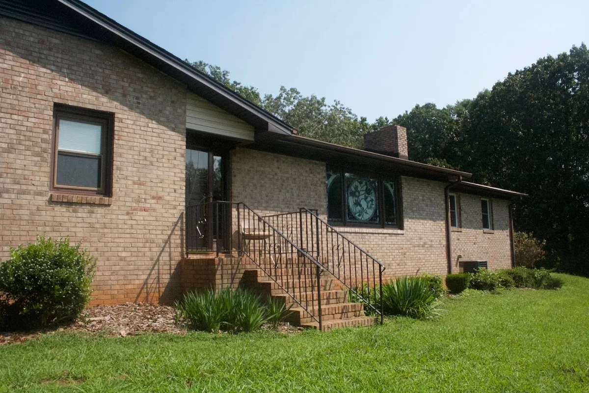 Bridge to Recovery Sober Living - Photo 3